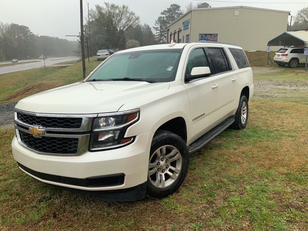 2015 Chevrolet Suburban Image 3