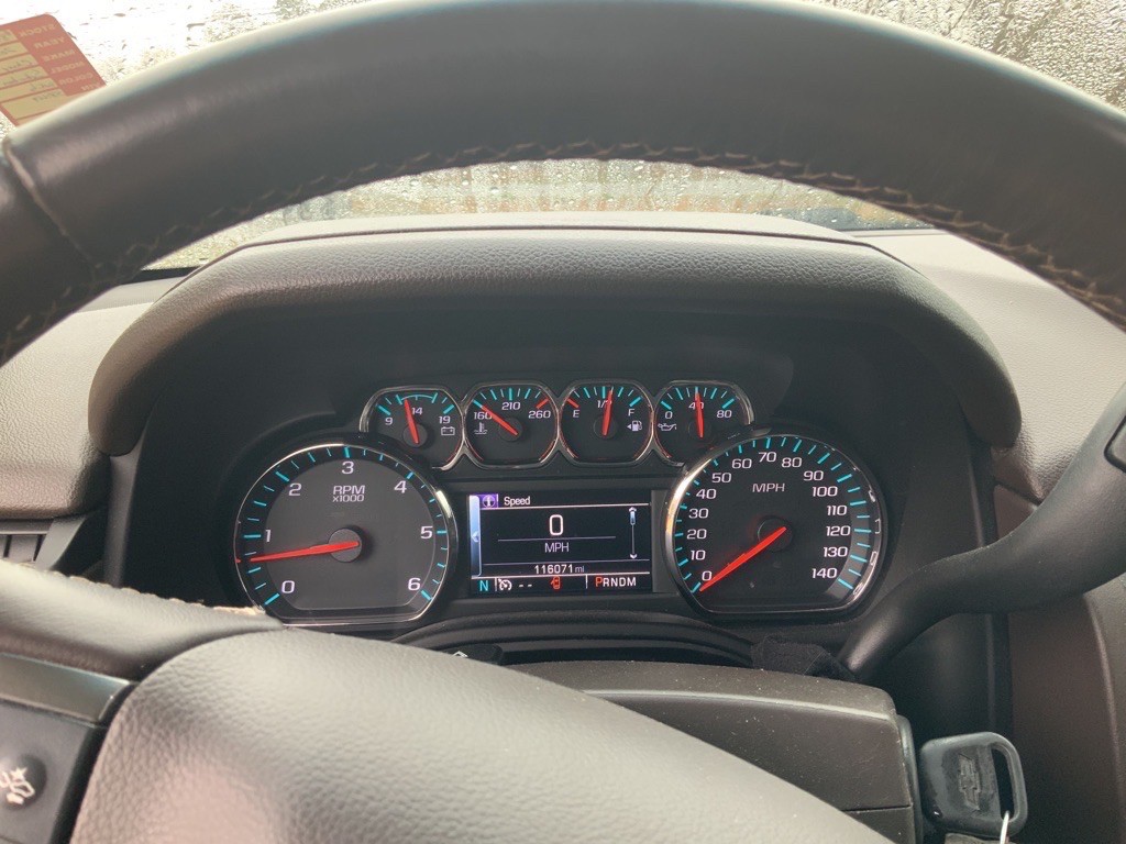 2015 Chevrolet Suburban Image 4