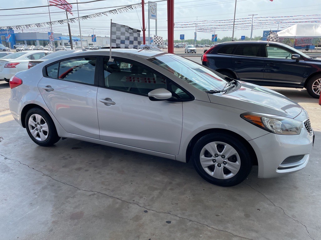 2016 Kia Forte Image 3