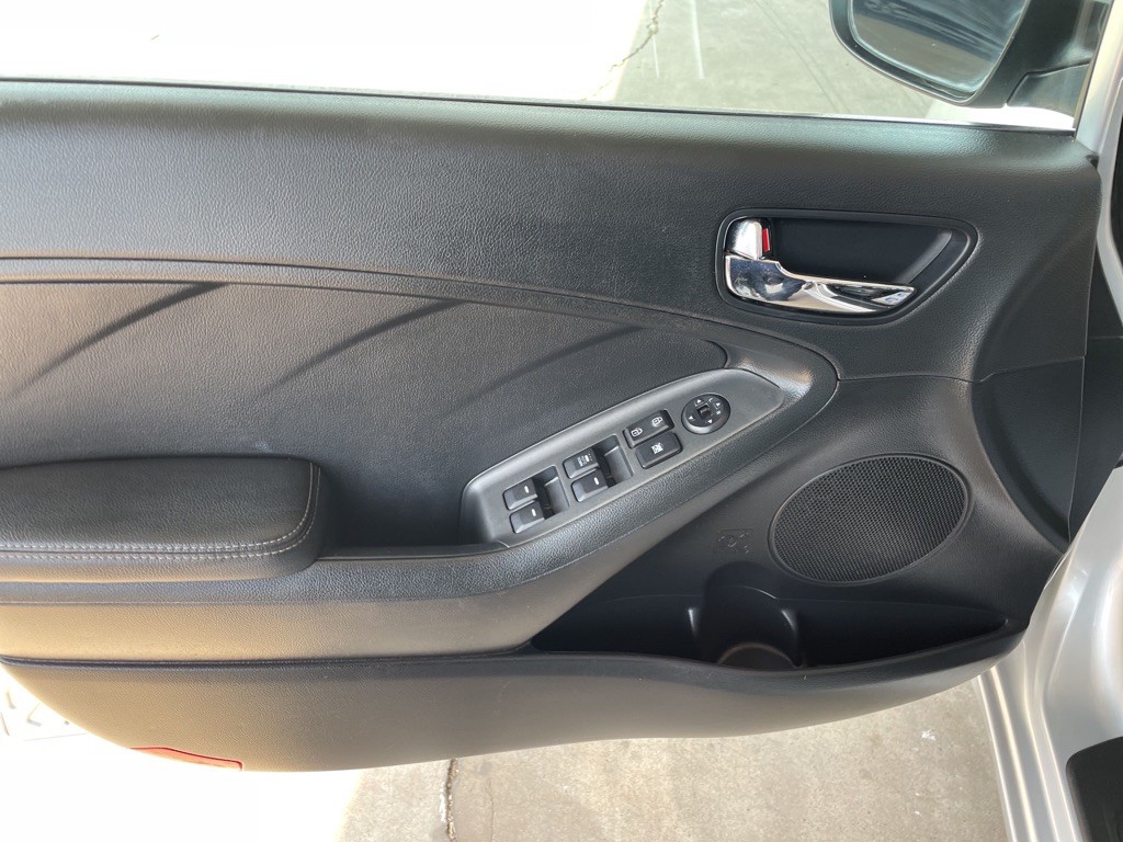 2016 Kia Forte Image 6
