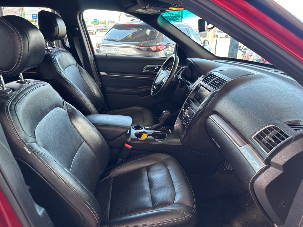 2016 Ford Explorer Image 6