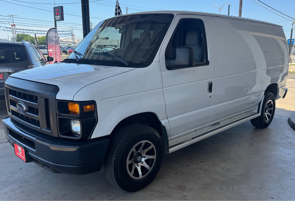 2013 Ford Econoline Image 3