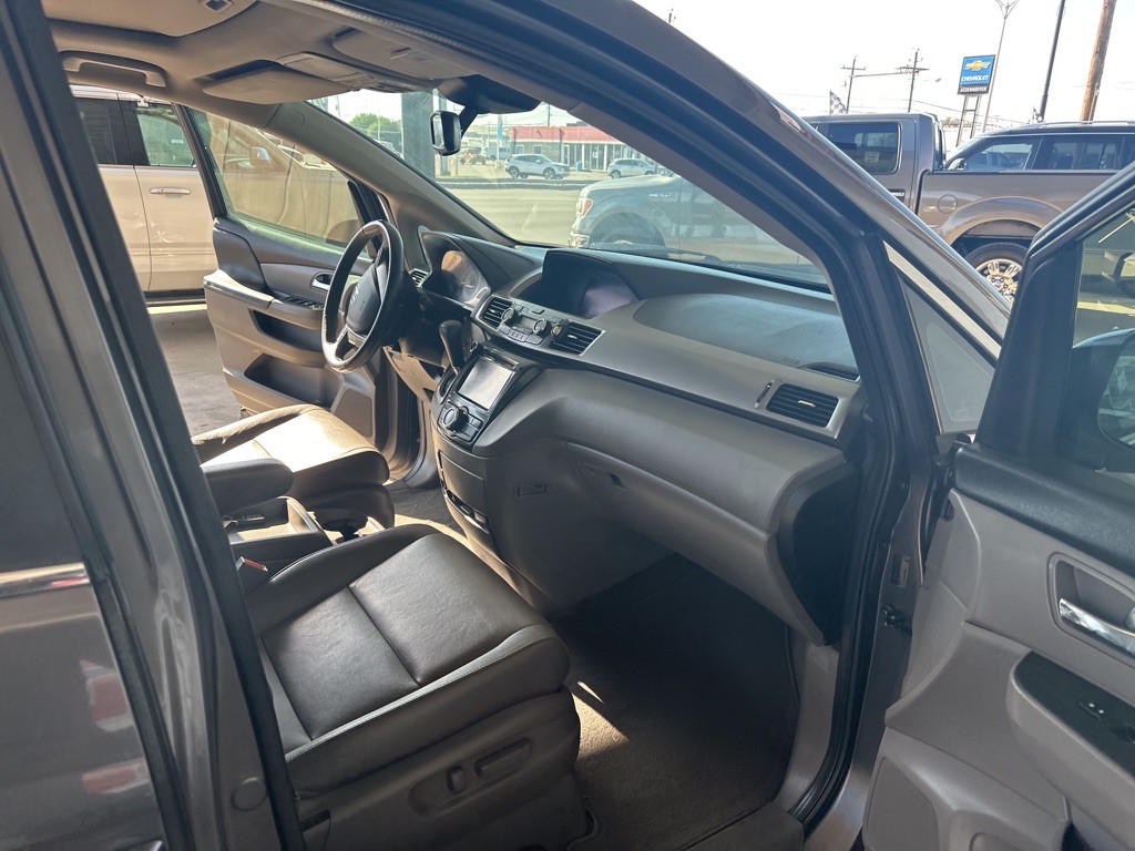 2015 Honda Odyssey Image 6