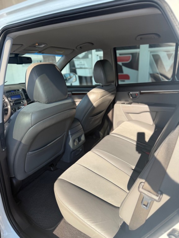 2011 Hyundai Santa Fe Image 9
