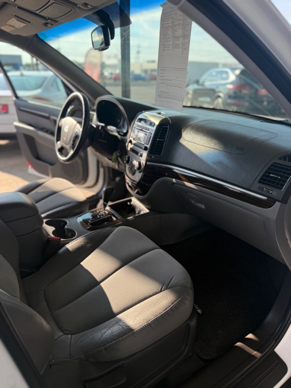 2011 Hyundai Santa Fe Image 12