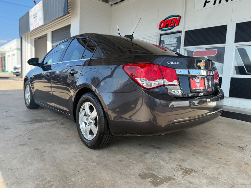 2016 Chevrolet Cruze Image 4