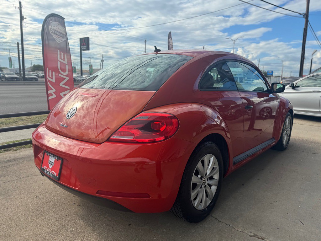 2016 Volkswagen Beetle Image 6