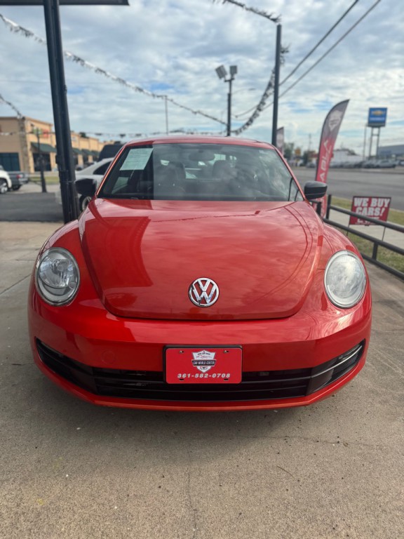 2016 Volkswagen Beetle Image 1