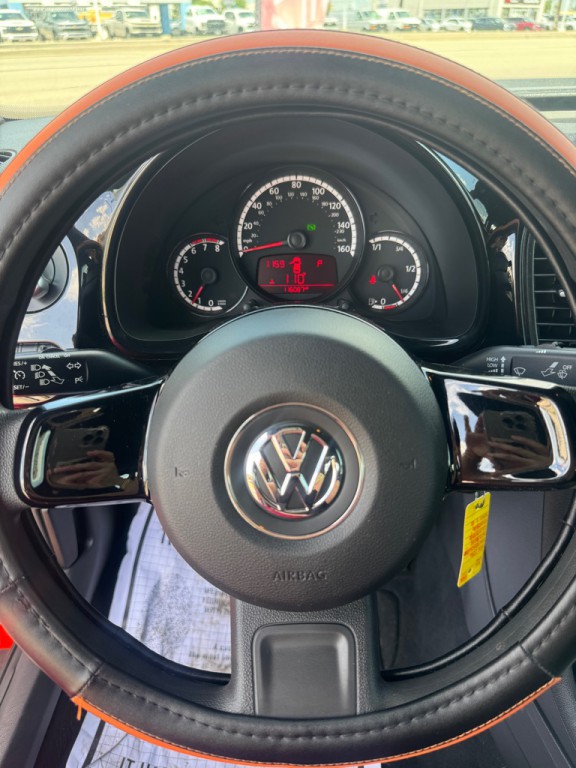 2016 Volkswagen Beetle Image 8