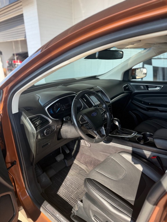 2017 Ford Edge Image 18