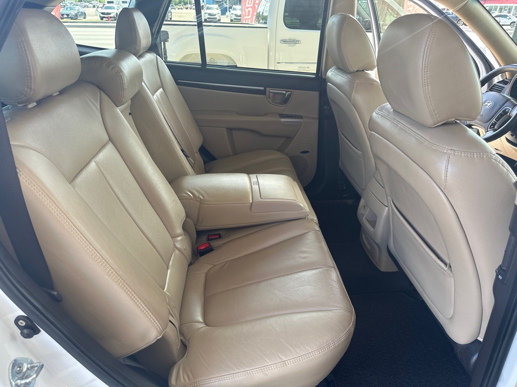 2011 Hyundai Santa Fe Image 6