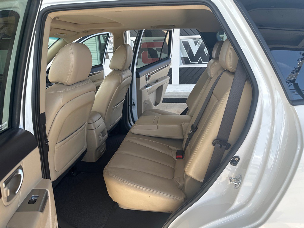 2011 Hyundai Santa Fe Image 7