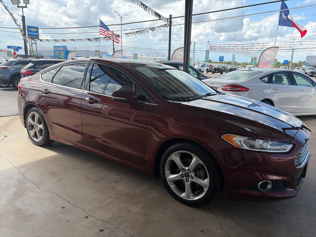 2015 Ford Fusion Image 2