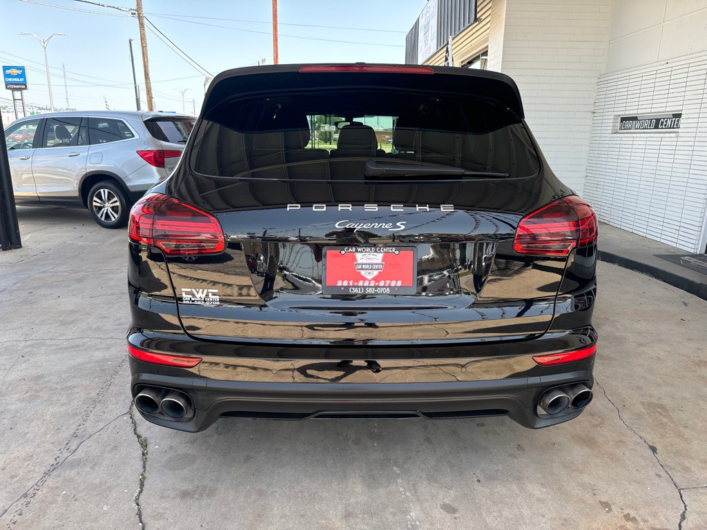 2016 Porsche Cayenne Image 4