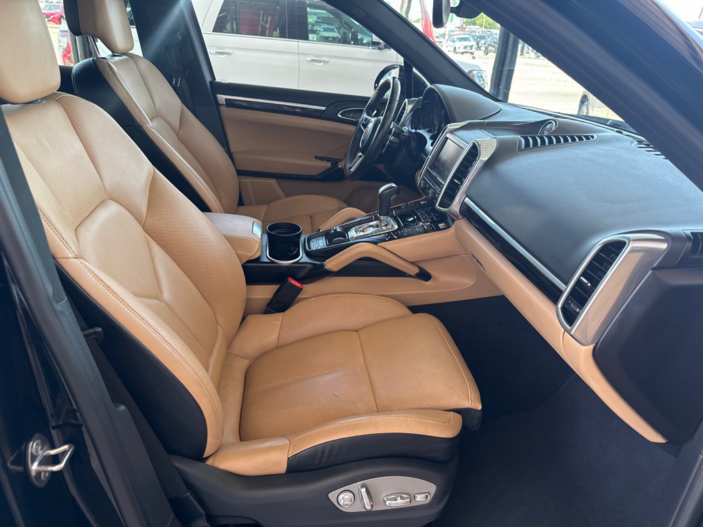 2016 Porsche Cayenne Image 6