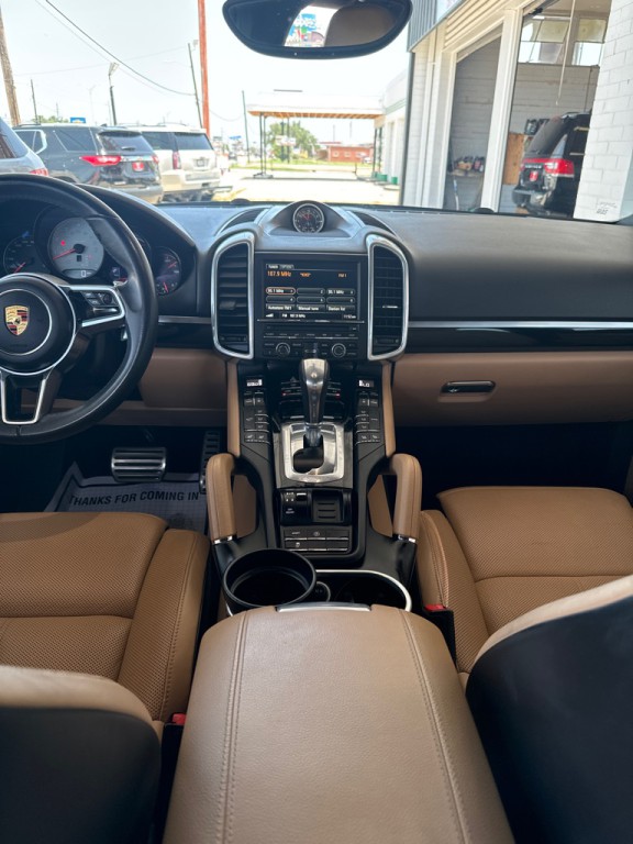 2016 Porsche Cayenne Image 10