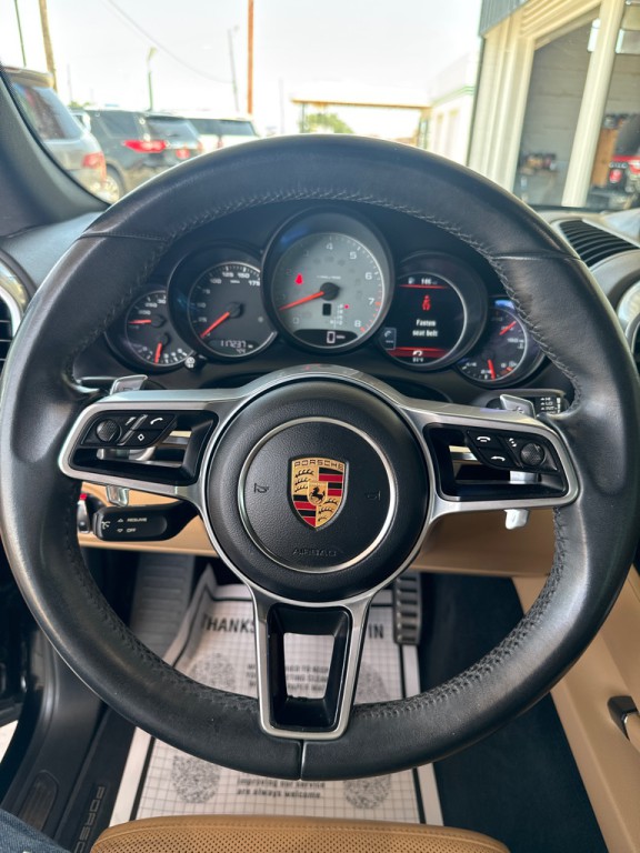 2016 Porsche Cayenne Image 11
