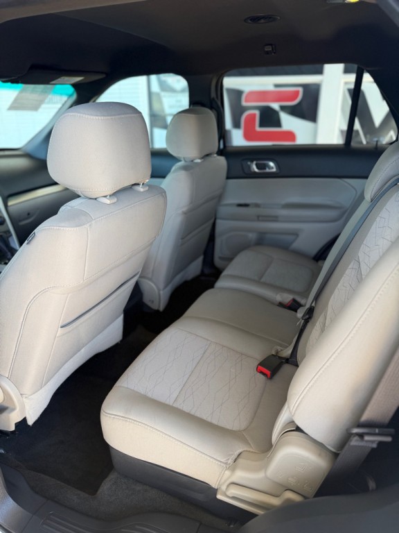 2013 Ford Explorer Image 8