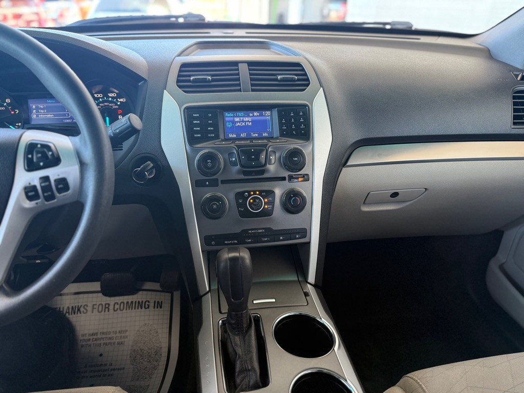 2013 Ford Explorer Image 10