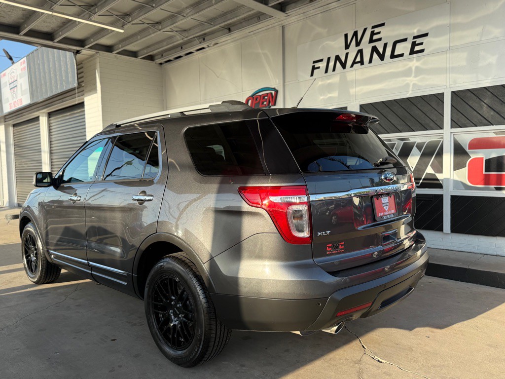 2015 Ford Explorer Image 4