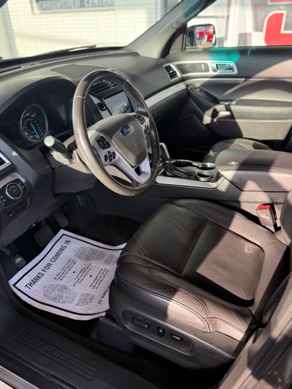 2015 Ford Explorer Image 8