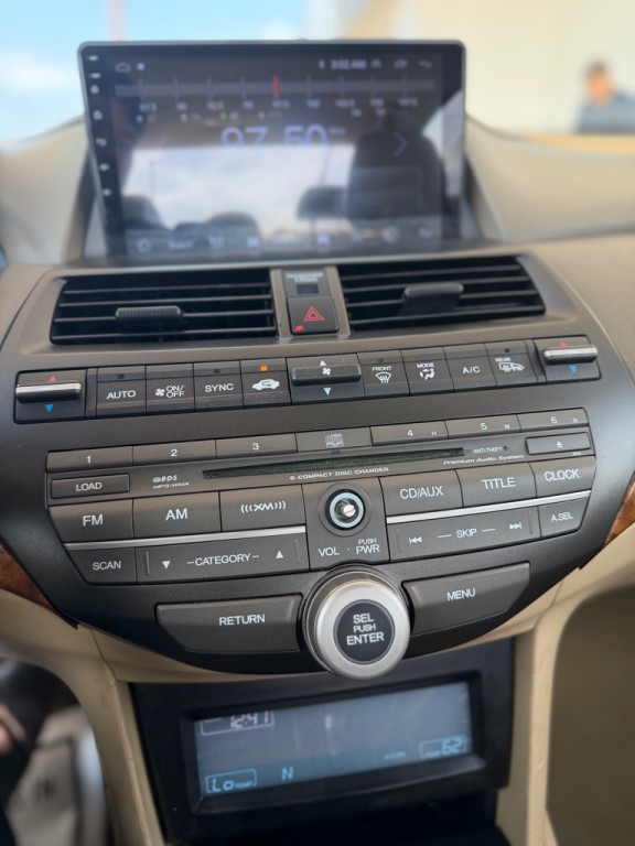 2010 Honda Accord Image 9