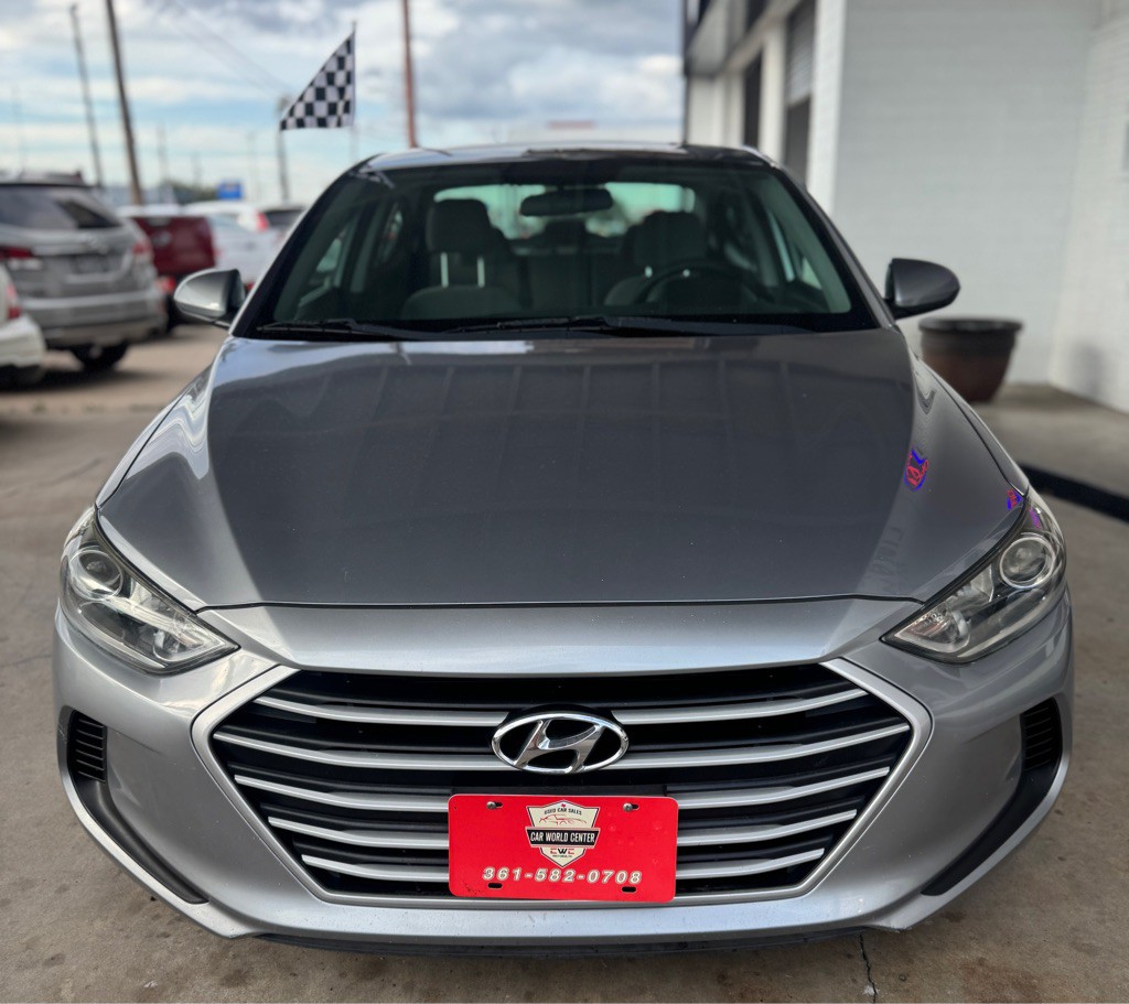 2017 Hyundai Elantra Image 1