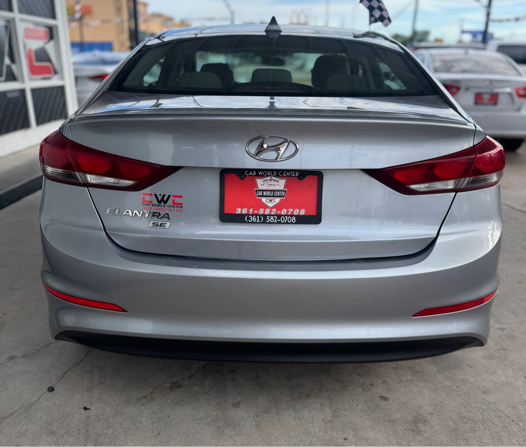 2017 Hyundai Elantra Image 3