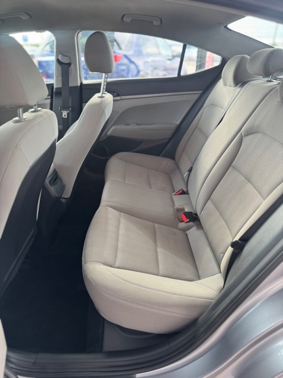 2017 Hyundai Elantra Image 5