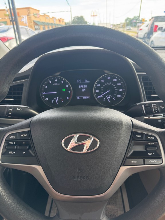 2017 Hyundai Elantra Image 7