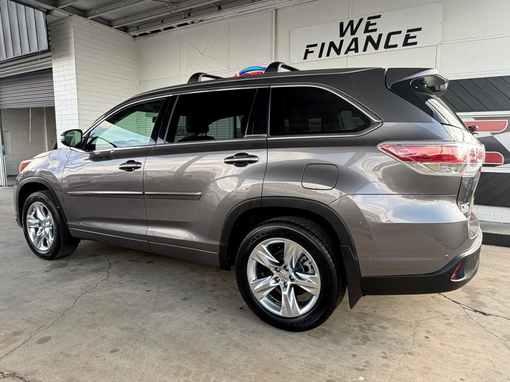 2015 Toyota Highlander Image 5