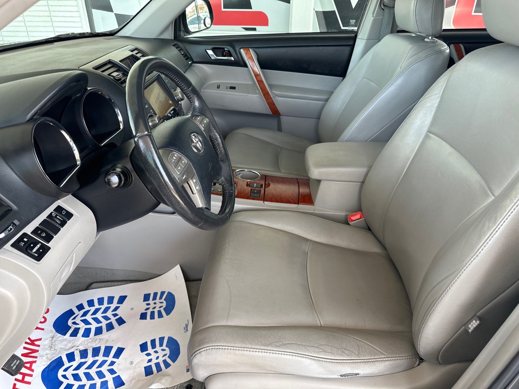 2010 Toyota Highlander Image 6