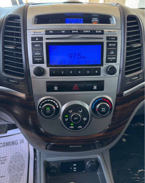 2012 Hyundai Santa Fe Image 9