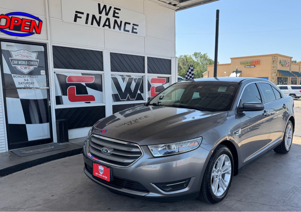 2014 Ford Taurus Image 2
