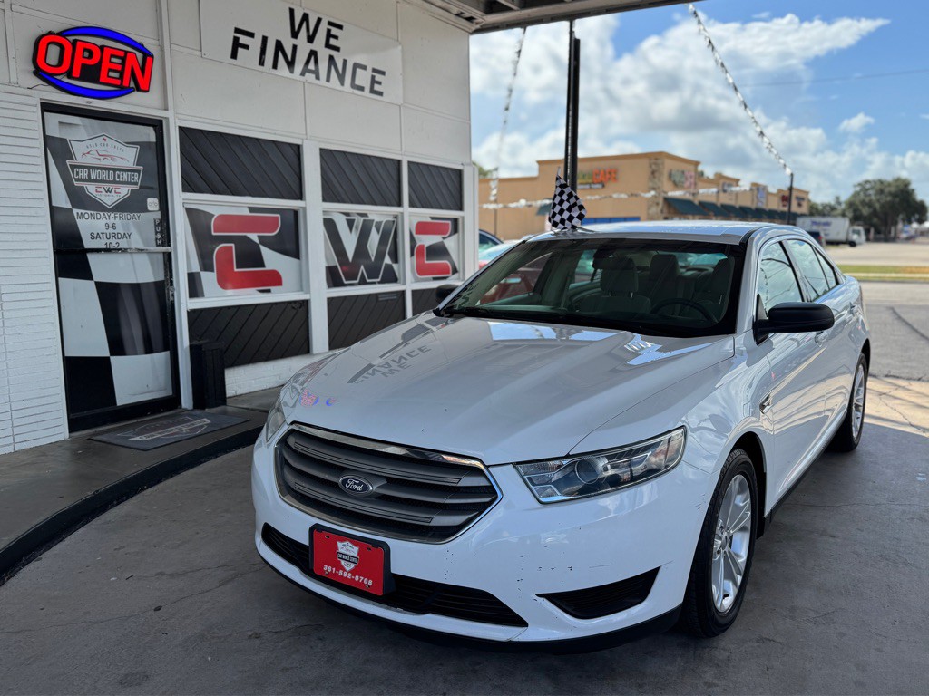 2016 Ford Taurus Image 2