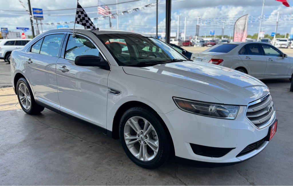 2016 Ford Taurus Image 3