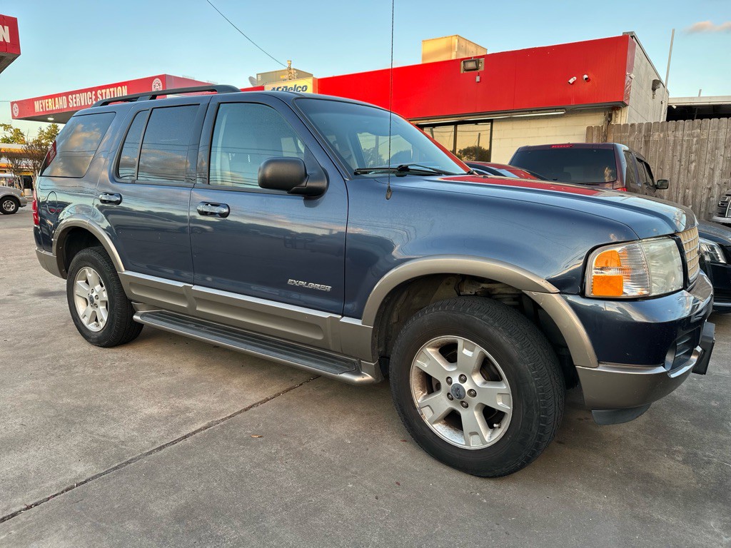 2004 Ford Explorer Image 2