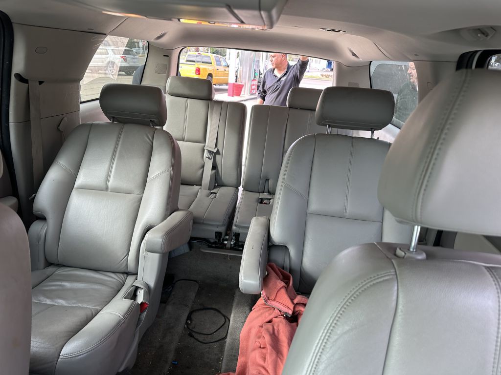 2008 Chevrolet Suburban Image 6