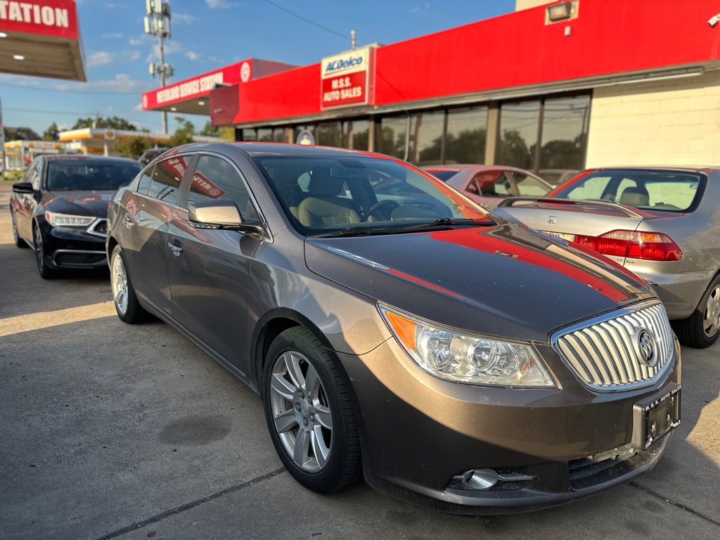 2011 Buick Lacrosse Image 2