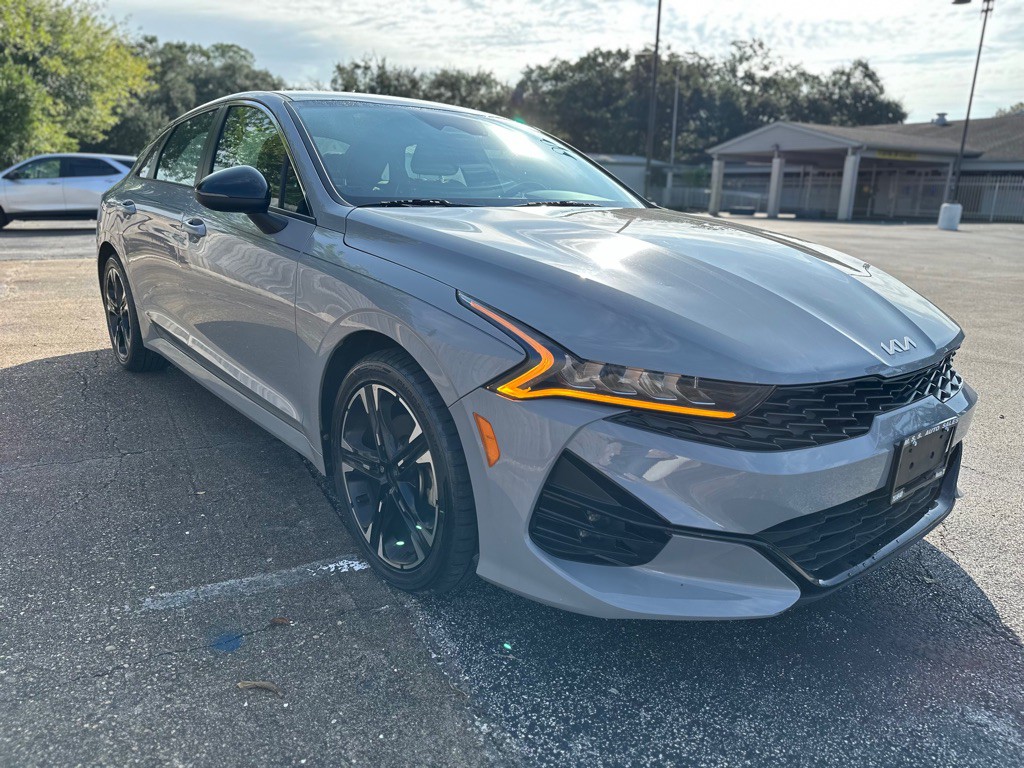 2022 Kia K5 Image 2