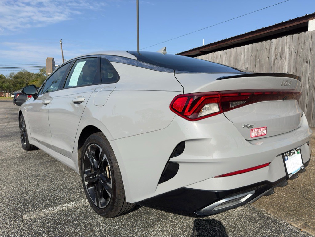 2022 Kia K5 Image 4