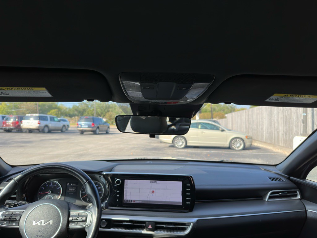 2022 Kia K5 Image 12