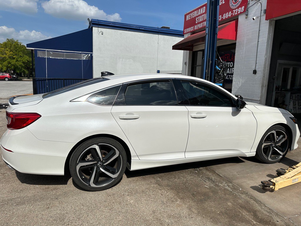 2022 Honda Accord Image 2