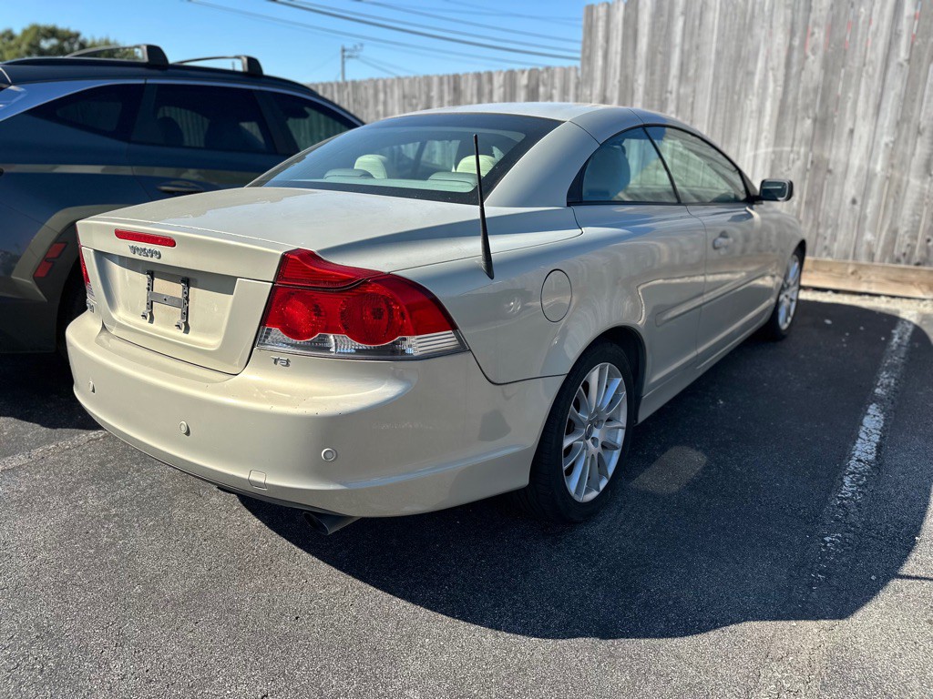 2007 Volvo C70 Image 3