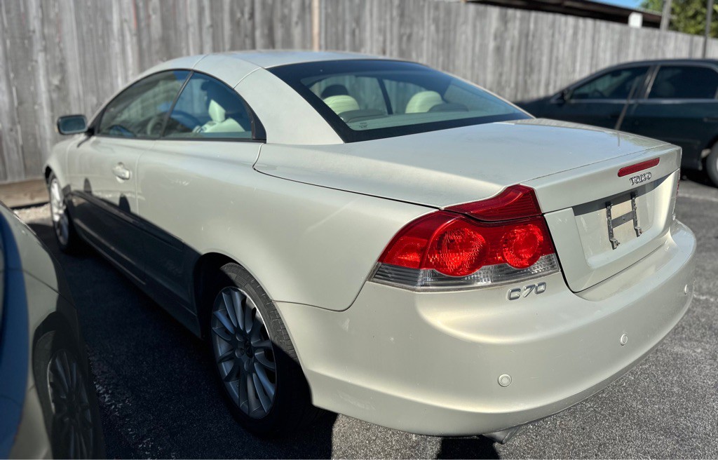 2007 Volvo C70 Image 4