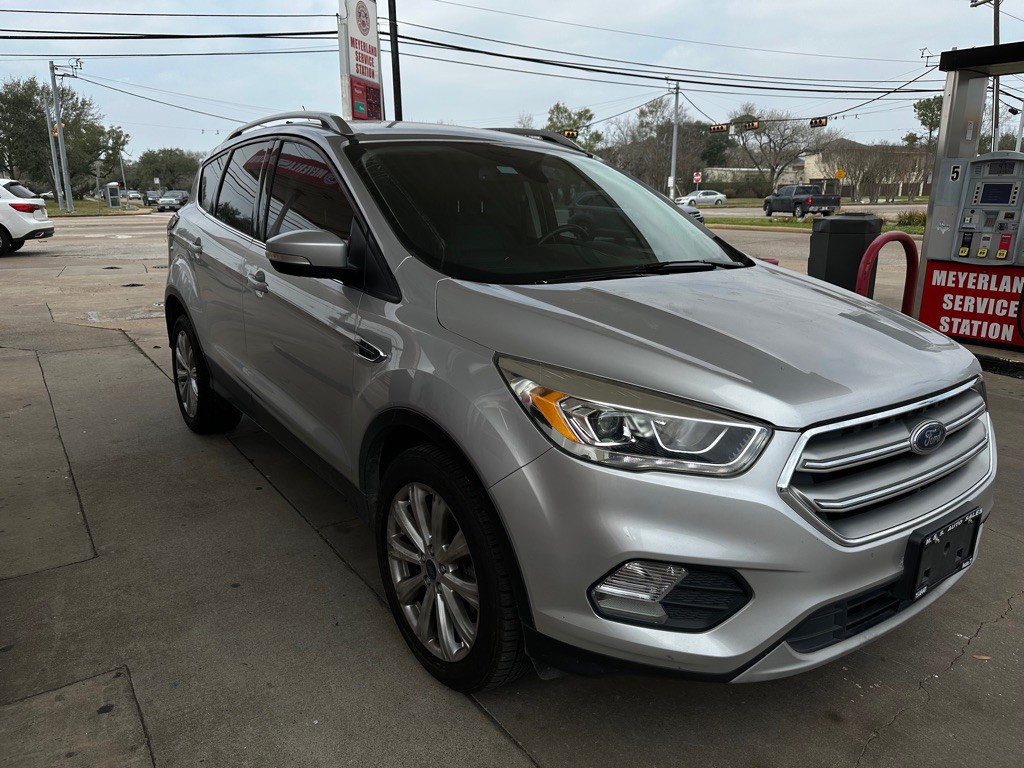 2017 Ford Escape Image 2