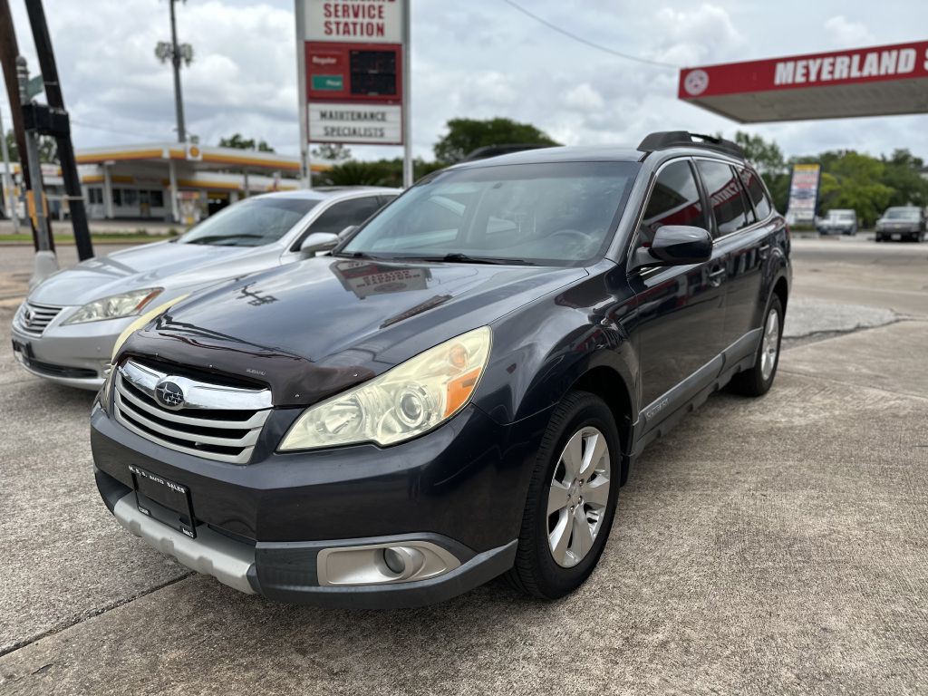 2010 Subaru Outback Image 2