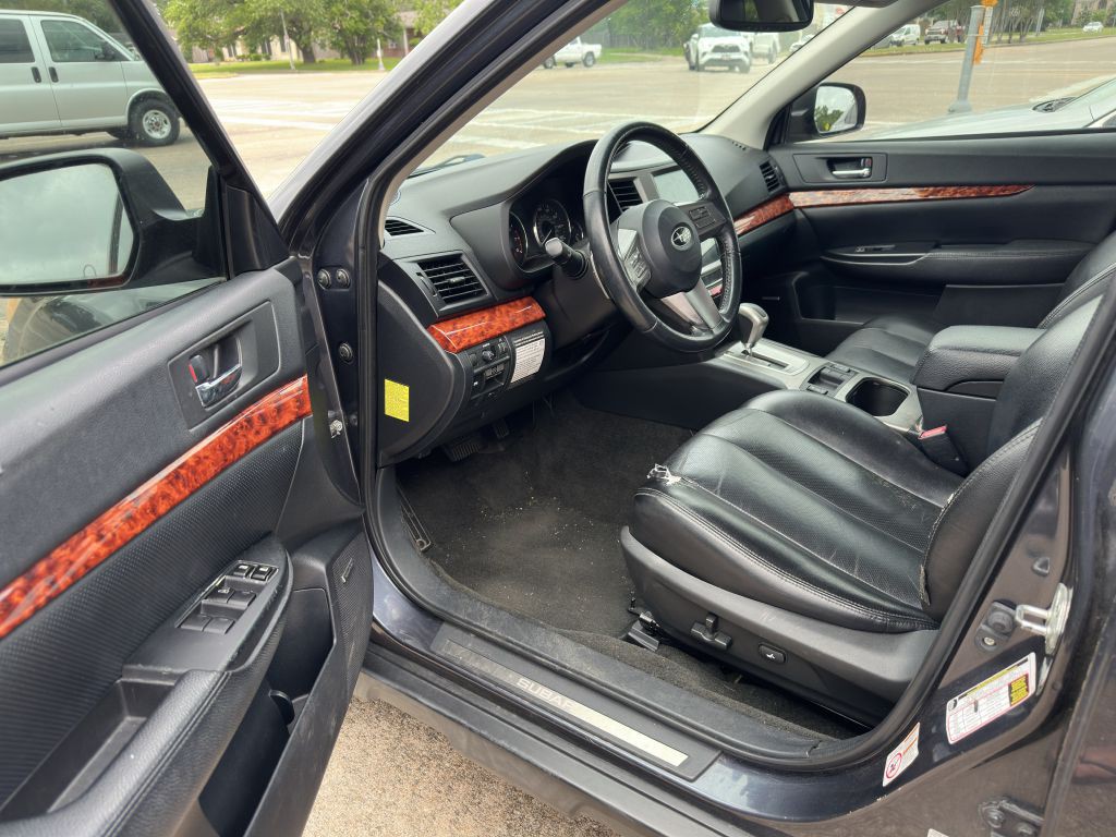 2010 Subaru Outback Image 5