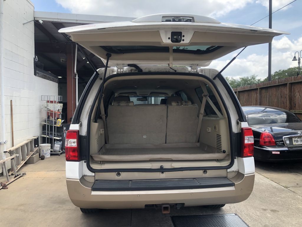 2011 Ford Expedition Image 9