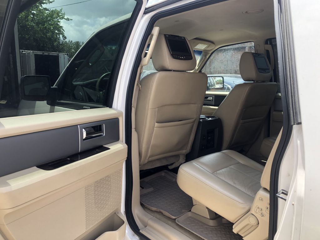 2011 Ford Expedition Image 10